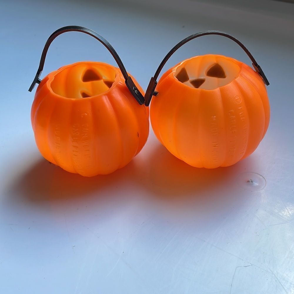 2 small Halloween Jack O Lantern treat holders, party favors, or decorations - Picture 2 of 5